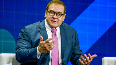 Guggenheim Partners founder warns traders about crypto market volatility